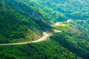Hue: coche privado de/a Da Nang con paradas panorámicas
